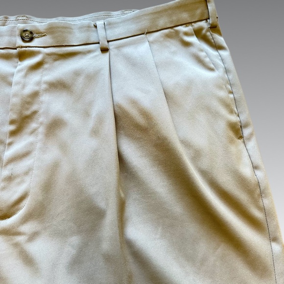ROUNDTREE & YORKE Mens Khaki Shorts Golf Travel Casual Summer Classic Tan 46 - Picture 3 of 9